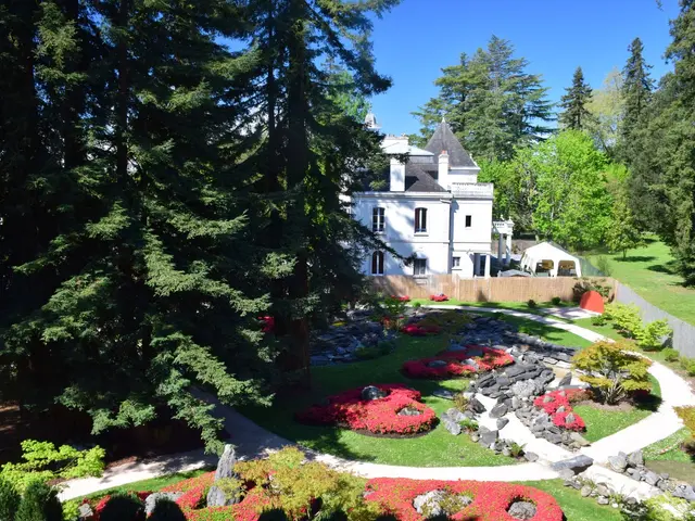 villas-anglaises-et-jardin-de-Kofu-Pau.jpg
