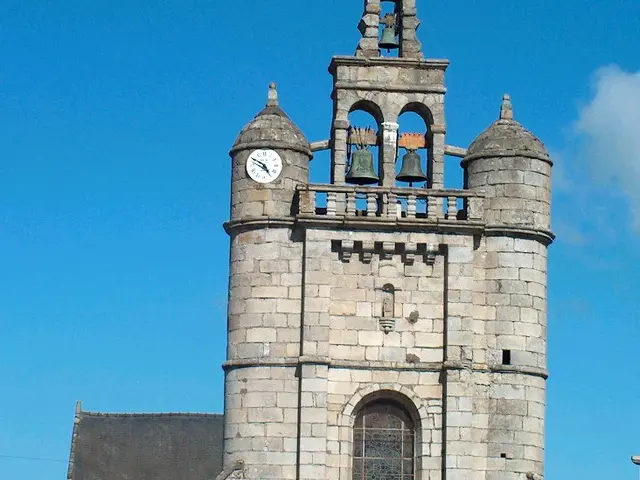 Eglise-Lezardrieux.jpg