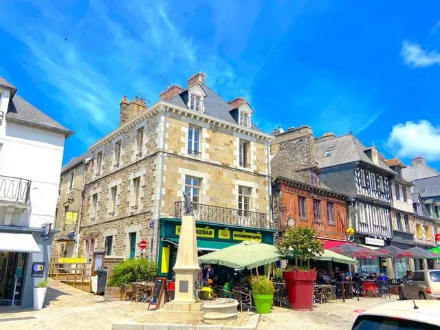 -SMBMSM-Rue-Place-Dol.jpg