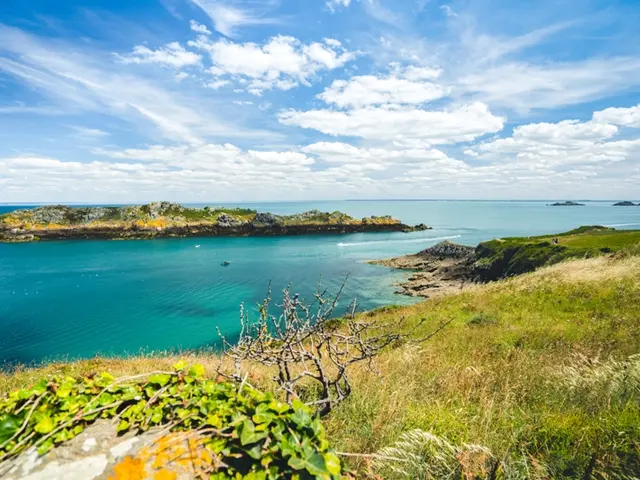 L-ile-des-Landes-et-la-Pointe-du-Grouin---Cancale-Thibault-Poriel-2.JPG
