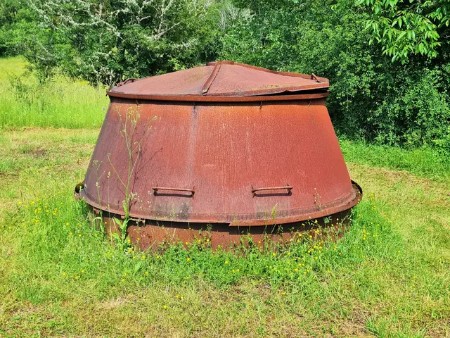 Charbonnière, XXe siècle_ Ecomusée de Cuzals, Lot©Département du Lot.jpg