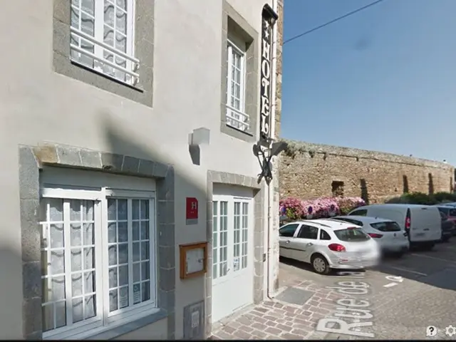 -SMBMSM-hotel-rue-de-la-crosse--Saint-Malo.jpg