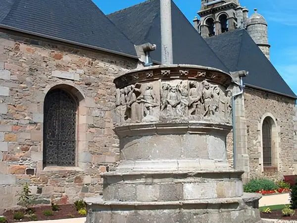 Chaire-calvaire-Pleubian-Credit-photo-Office-de-Tourisme-Bretagne-Cote-de-Granit-Rose.jpg