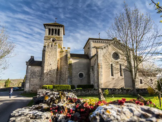 Eglise d_Aujols © Lot Tourisme - C. Novello 160414-093533.jpg