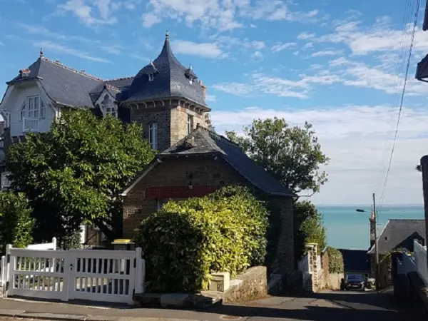 -SMBMSM---Rue-Surcouf---Cancale.jpg