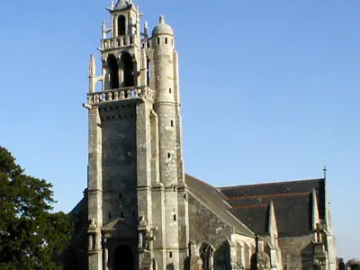 Eglise-St-Pierre-Ploubezre.jpg