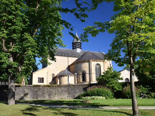Cathedrale-Lescar.jpg