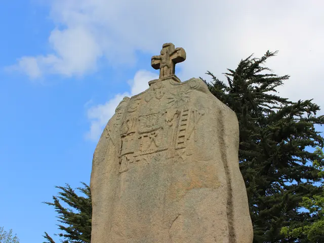 menhir-st-uzec--6-.JPG