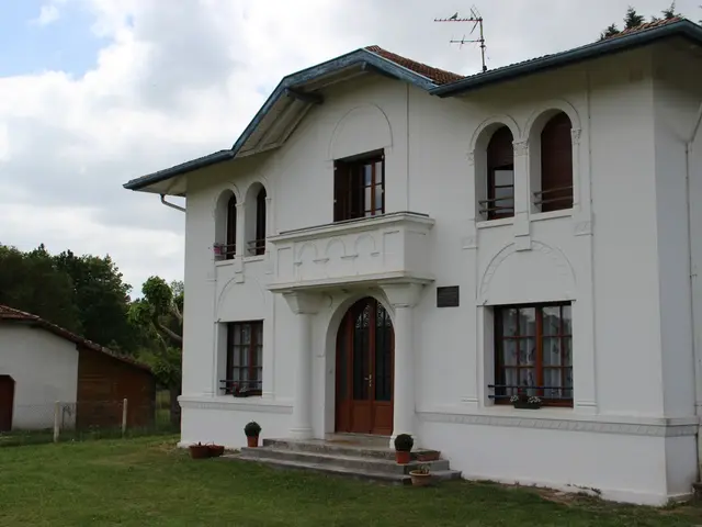 La-maison-de-l-abbe-Doussy.JPG