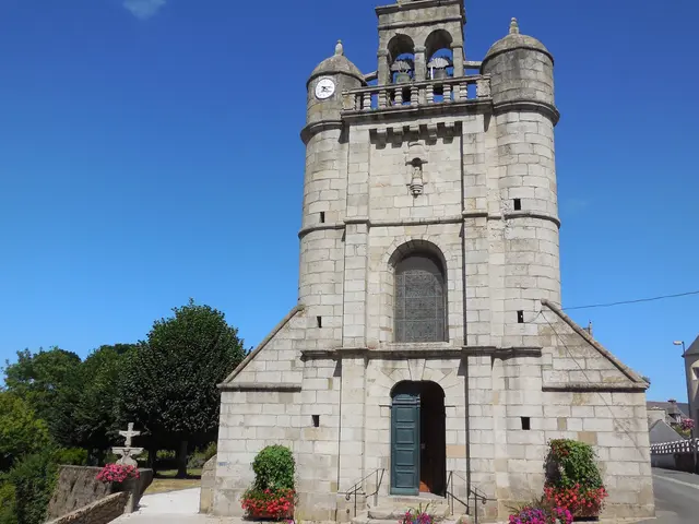 eglise-Lezardrieux-2.JPG