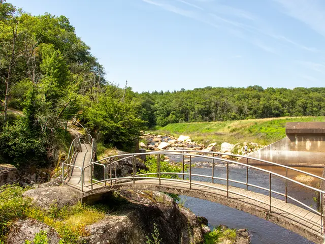saint-junien-2019-amel-elmalah-otpol-barrage-du-gue-giraud.jpg