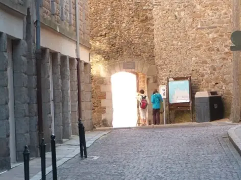 -SMBMSM--descente-vers-la-plage---Saint-Malo.jpg