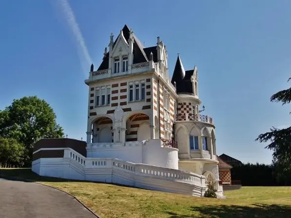 21966545_chateau_famarsjpg.jpg