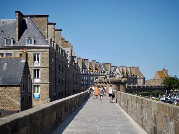 --SMBMSM-La-Courtine-de-Chartres.jpeg