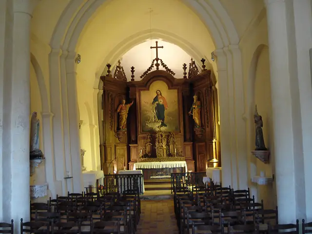 eglise-carsac-de-gurson.JPG