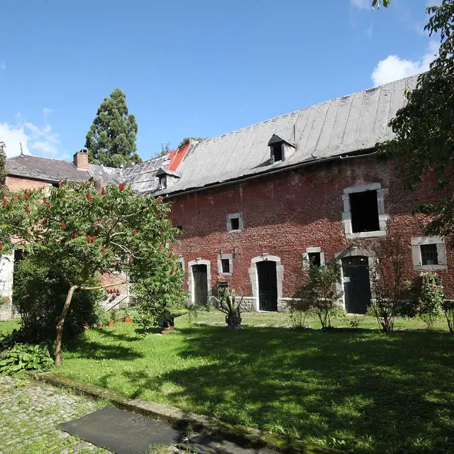 ferme-castrale02-c-ftpl patrice fagnoul.jpg