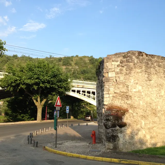 tour des chanoines.jpg