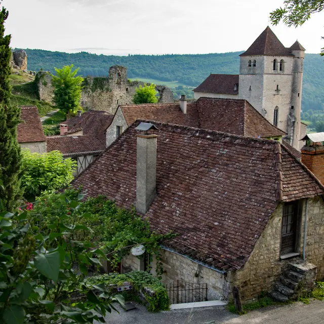 Vue sur l'église de Saint-Cirq-Lapopie © Lot Tourisme - C. Novello.jpg