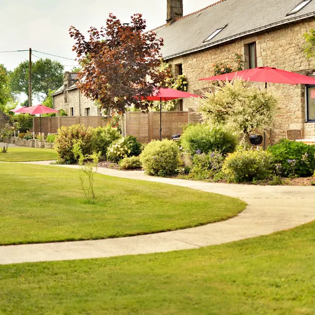 Gites Lestroué - Extérieurs (6)b.jpg