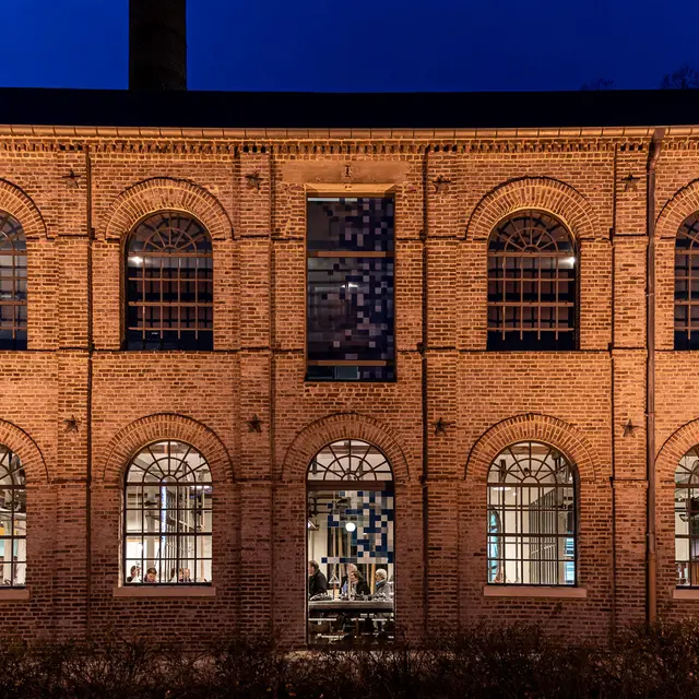 Façade extérieure Musée de la Nacre Méru .jpg