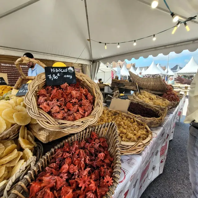 Marché artisanal-1.jpg