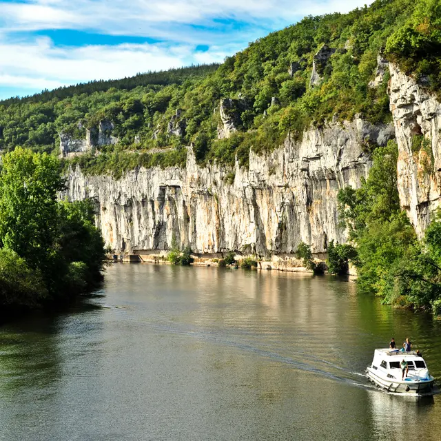 01-Navigation-sur-le-Lot-a-Bouzies-----Lot-Tourisme---C.-ORY--001.jpg