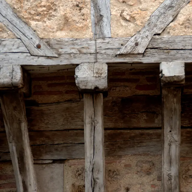 maison 12 rue Daurade détail aisseliers. Photo P. Lasvenes ville de Cahors 3.JPG