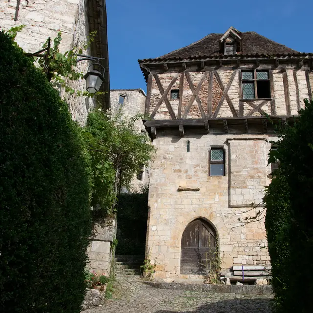 Maison de caractère à Saint-Cirq-Lapopie © Lot Tourisme - C. Novello-2.jpg
