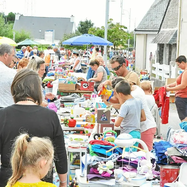 Vide grenier Berric.jpg