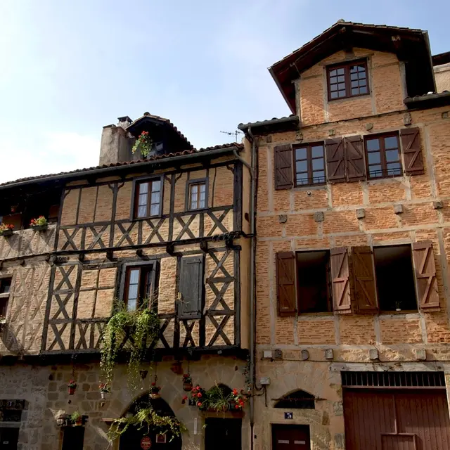 vue générale de la place - photo Claude Postel.jpg