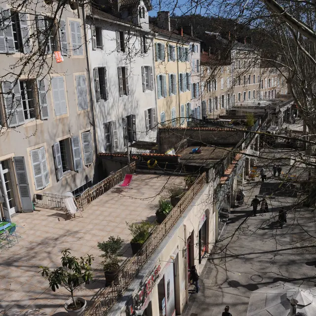 Vue gale du Bd Gambetta. Photo P.Lasvenes ville de Cahors.JPG