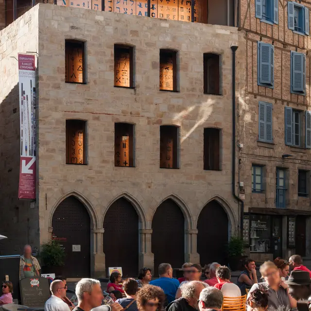 Place Champollion - FIgeac © Lot Tourisme - G. Giuglio.jpg