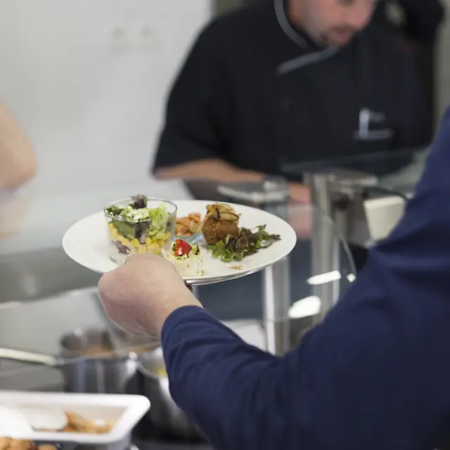 2017_Raphael_Bourelly-éthic étapes restaurant self.jpg