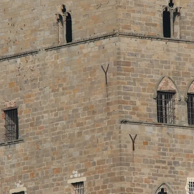 Palais de Via détail du donjon, © P.. Lasvènes ville de Cahors.JPG