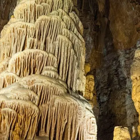 Grotte rose ©Style Millau Tourisme.jpg