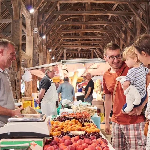 Marché Halles de Questembert.jpg