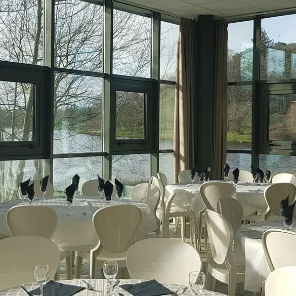 Auberge du Moulin Neuf - salle séminaire.jpg