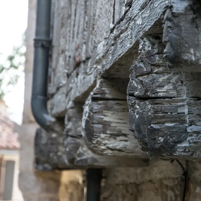 Sculptures sur poutres de la maison Daura © Lot Tourisme - C. Novello-4.jpg