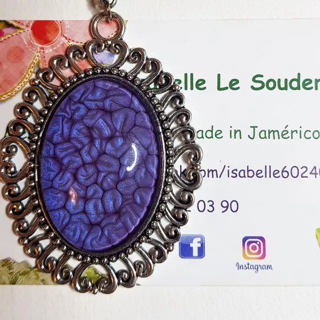 Cabochon ovale 30 x 40 violet © Isabelle Le Souder, Mes Petites Créations made in Jaméricourt.jpg