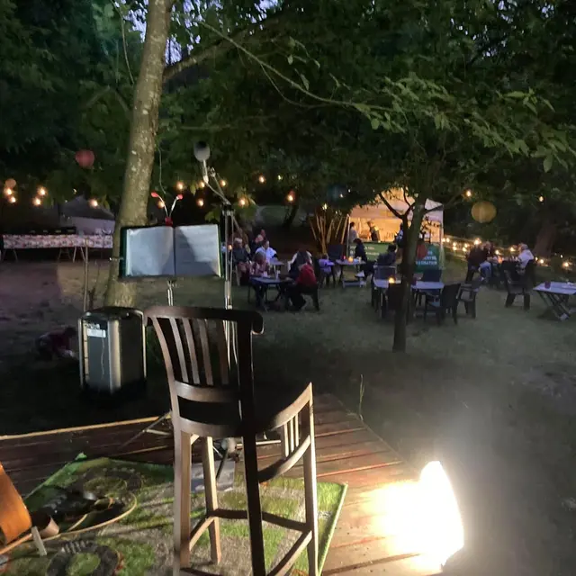 Kercabiron guinguette Le cours 8.JPG