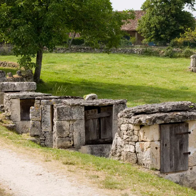 Chemin des Puits à Laburgade--Lot Tourisme-Philipe Imbault.jpg