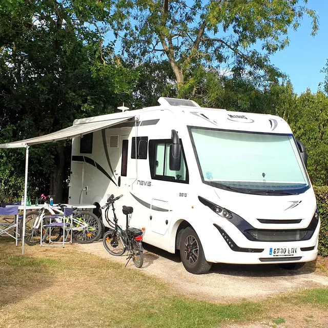 PHOTO CAMPING CAR 2024.jpg