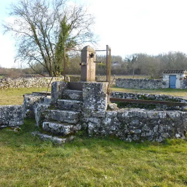 grande fontaine.JPG