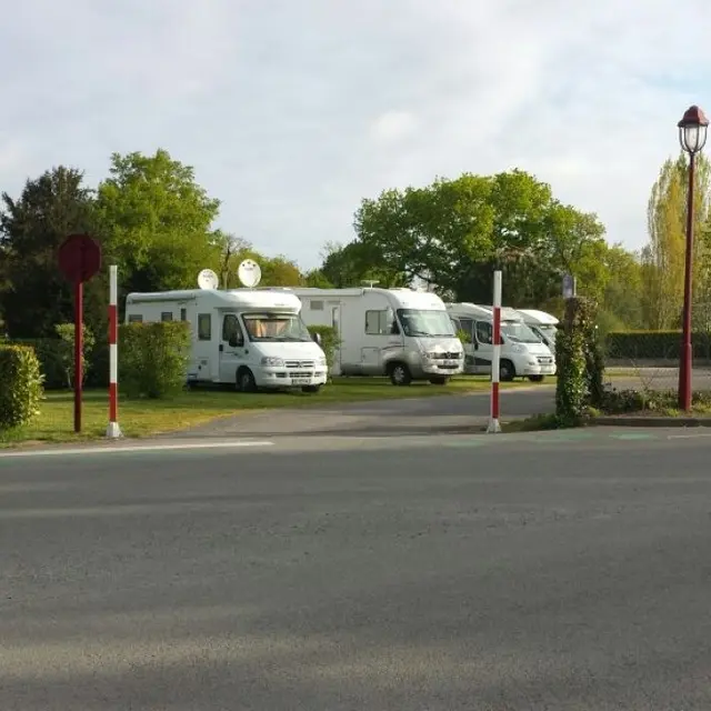 Aire de Camping-cars Malansac.jpg