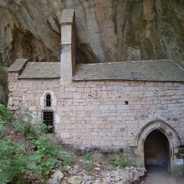 chapelle-cenaret-2.jpg