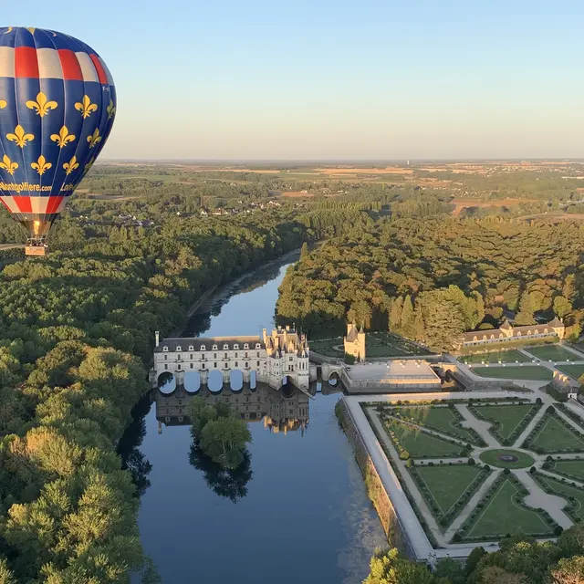 Touraine Terre d-Envol - Loire et Montgolfiere - Chenonceaux.jpg