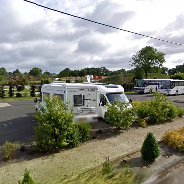 La Vraie-Croix - Aire de cammping car.jpg