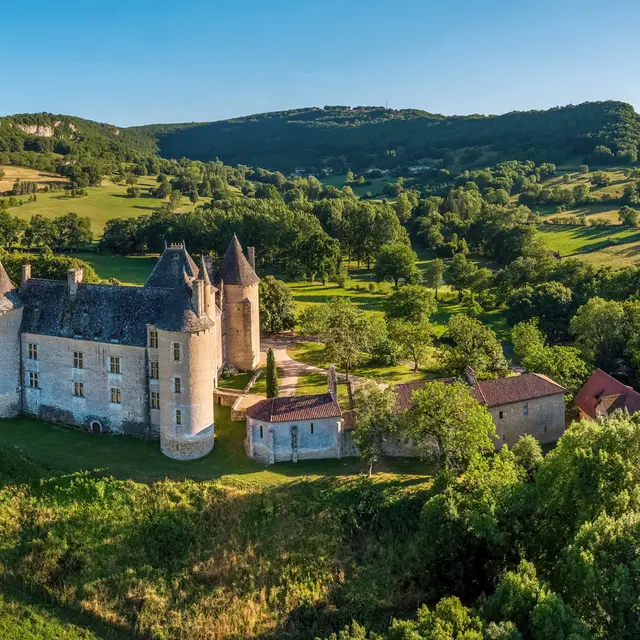 Vue aérienne du Château de Montal ©© Christophe Bouthé - Agence Vent d'Autan.jpg