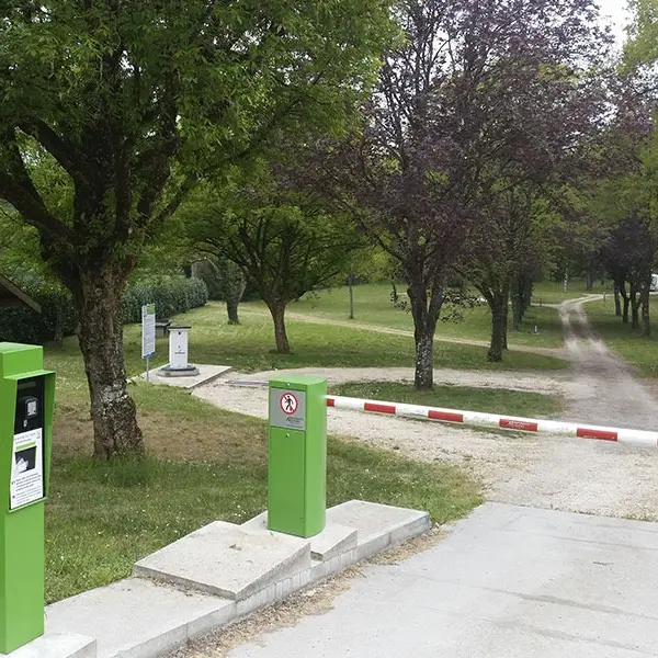 41-loir-et-cher-aire-campingcarpark-les-montils.jpg