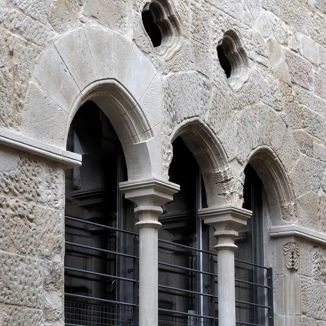 détail façade sculptée - photo Gilles Tordjeman.jpg